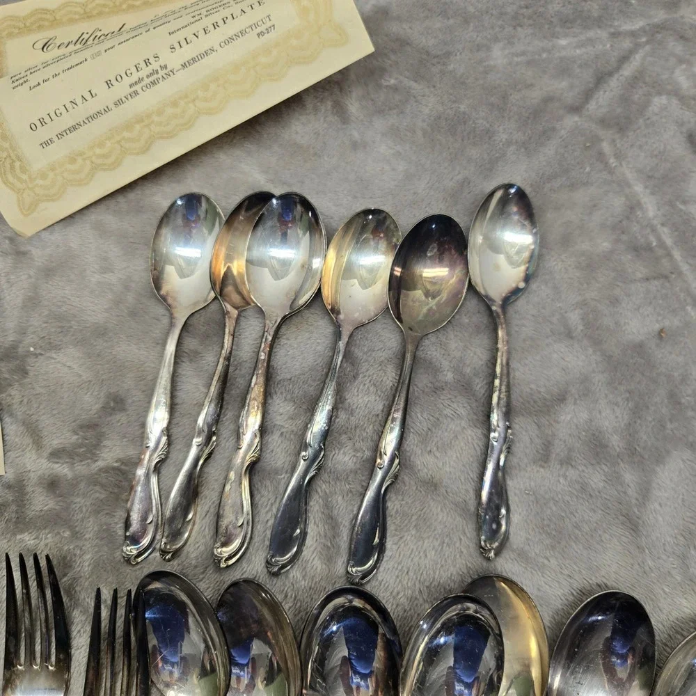 Rogers & Bro International Silver Daybreak Silverplate Flatware Set 40pc Vintage